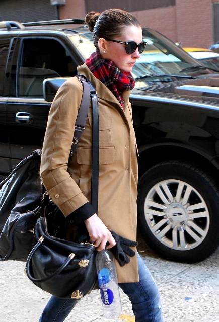 Lainey Gossip Entertainment Update Anne Hathaway S Lezzie Boots